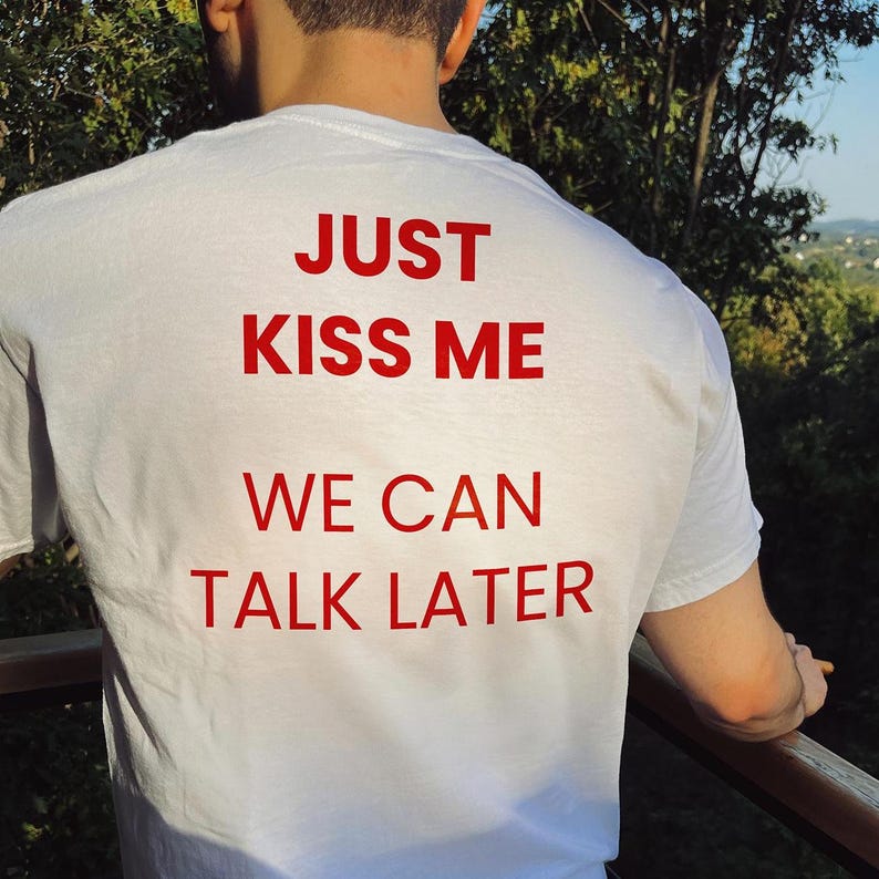 Kiss Me We Can Talk Later Prin - Coffee Tea Or Me reseña y precio